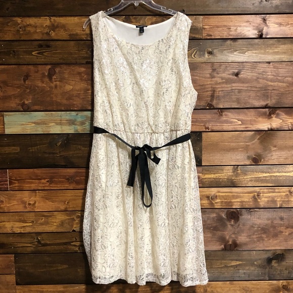 Forever Woman Cream & Metallic Lace Dress - Picture 4 of 5